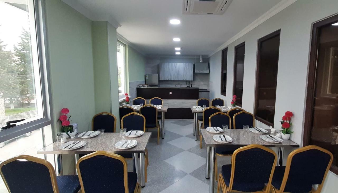 Hotel Tolia Kutaisi Exterior photo
